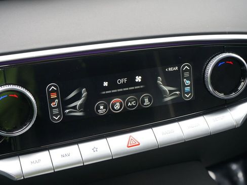 Used 2025 Genesis Electrified GV70 Advanced w/ Prestige Package image 29