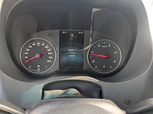 Used 2024 Mercedes-Benz Sprinter 2500 image 27