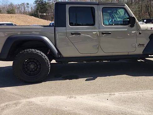 Used 2020 Jeep Gladiator Rubicon image 10