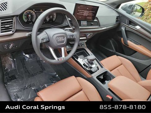 Certified 2025 Audi Q5 e Premium Plus image 2