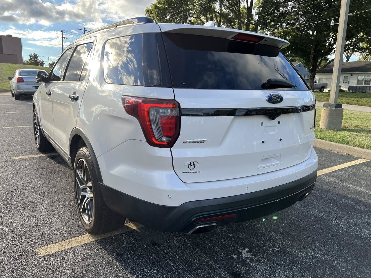 Used 2016 Ford Explorer Sport w/ Equipment Group 401A AWD/4WD image 3
