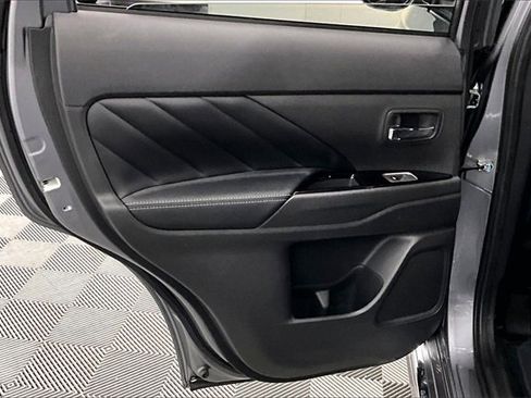 Used 2022 Mitsubishi Outlander SEL image 18
