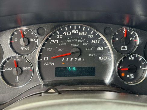 Used 2014 Chevrolet Express 2500 RWD image 21