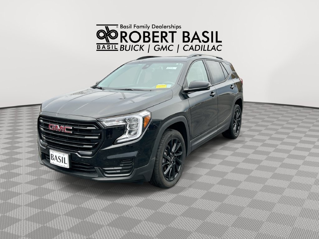 Used 2024 GMC Terrain SLE w/ Driver Convenience Package AWD/4WD image 4