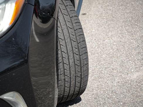 Used 2016 Toyota Avalon Touring image 12