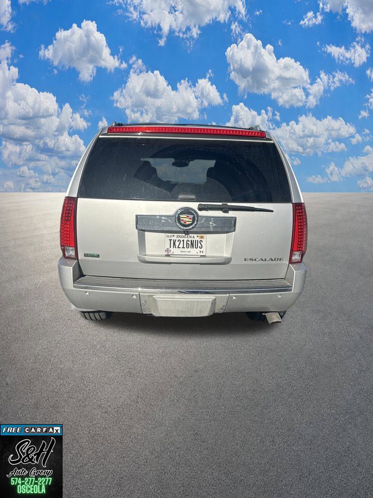 Used 2011 Cadillac Escalade AWD w/ Touring Package image 4