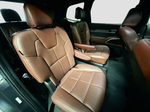 Used 2023 Kia Telluride EX w/ EX Captain's Chair Package image 30