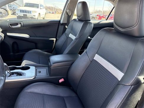 Used 2012 Toyota Camry SE image 13