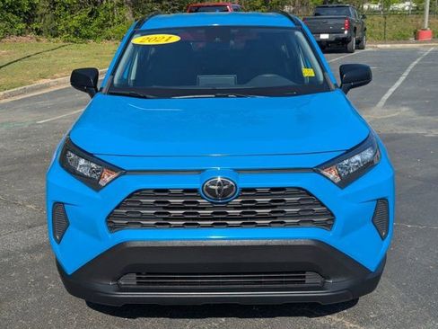 Used 2021 Toyota RAV4 LE image 2