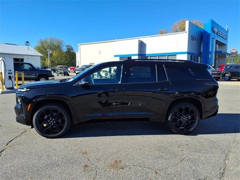 New 2026 Chevrolet Traverse RS w/ LPO, Floor Liner Package image 7
