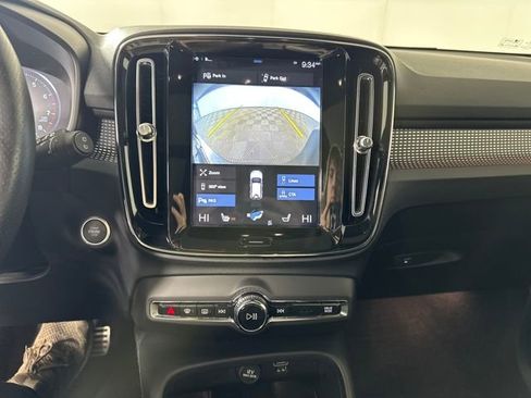 Used 2021 Volvo XC40 T5 R-Design w/ Protection Package Premier image 23