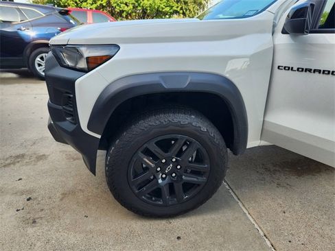 Used 2024 Chevrolet Colorado Trail Boss w/ Advanced Trailering Package AWD/4WD image 7