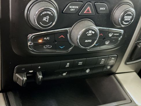 Used 2018 RAM 1500 Big Horn image 23