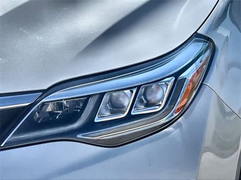 Used 2017 Toyota Avalon Touring image 24