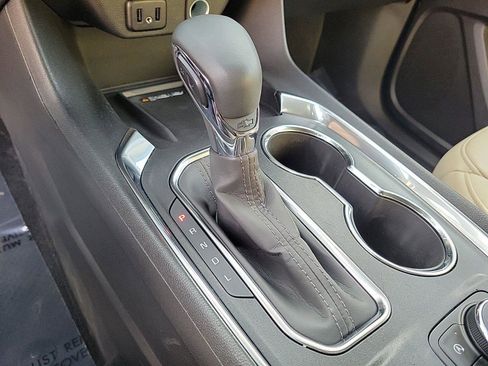 Used 2023 Chevrolet Traverse LT image 29