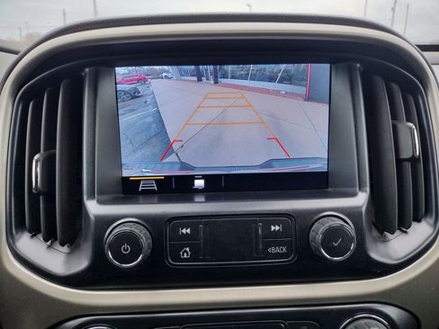 Used 2021 GMC Canyon Denali image 4