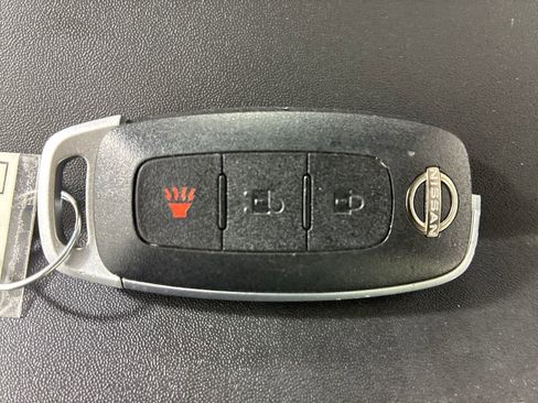 Used 2023 Nissan Rogue S AWD/4WD image 31