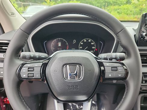 New 2025 Honda Pilot Touring image 15