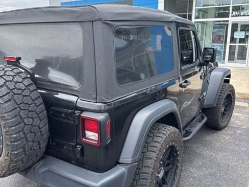 Used 2018 Jeep Wrangler Sport AWD/4WD image 2