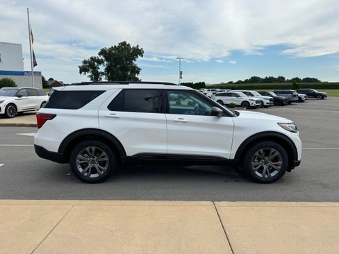 New 2026 Ford Explorer Active w/ Active Comfort Package AWD/4WD image 9
