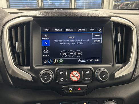 Used 2023 GMC Terrain SLT image 27