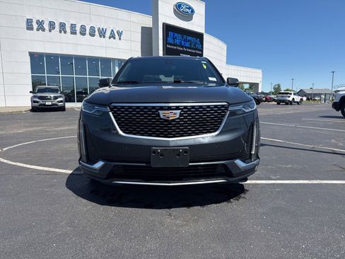 Used 2021 Cadillac XT6 Premium Luxury FWD image 2