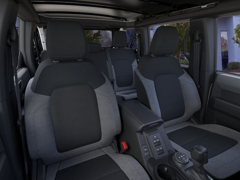 New 2025 Ford Bronco 4-Door AWD/4WD image 10