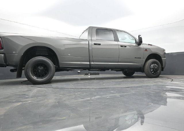 New 2026 RAM 3500 Big Horn AWD/4WD image 44