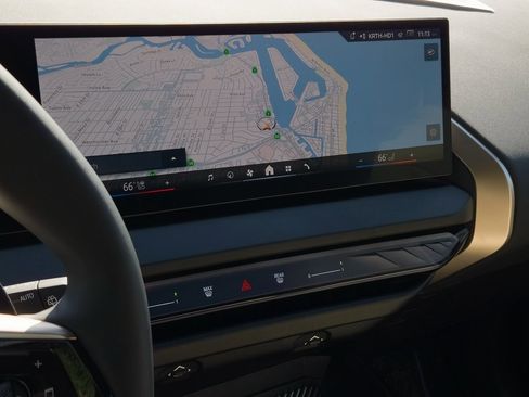 Used 2025 BMW X3 xDrive30i w/ Convenience Package image 16