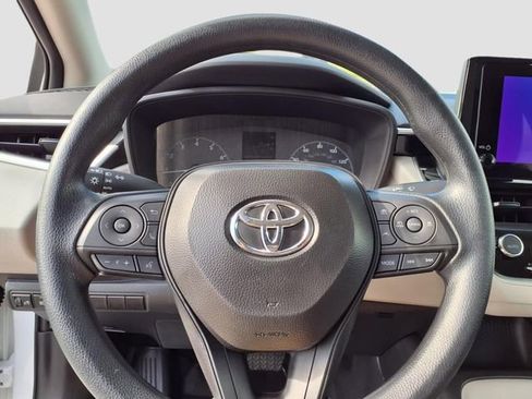 Used 2025 Toyota Corolla LE w/ Convenience Package image 30
