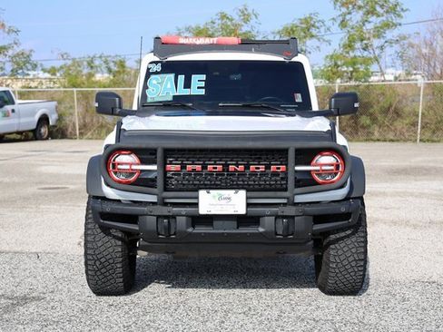 Used 2024 Ford Bronco Wildtrak image 2