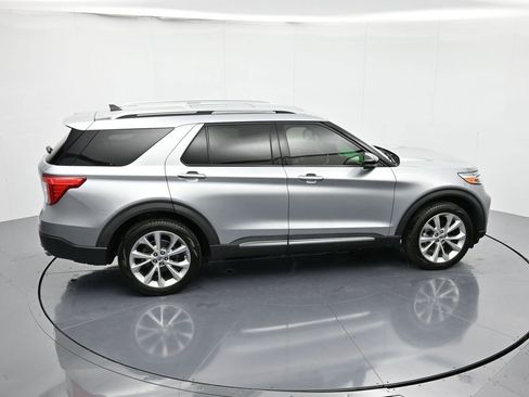 Used 2021 Ford Explorer Platinum w/ Equipment Group 601A AWD/4WD image 41