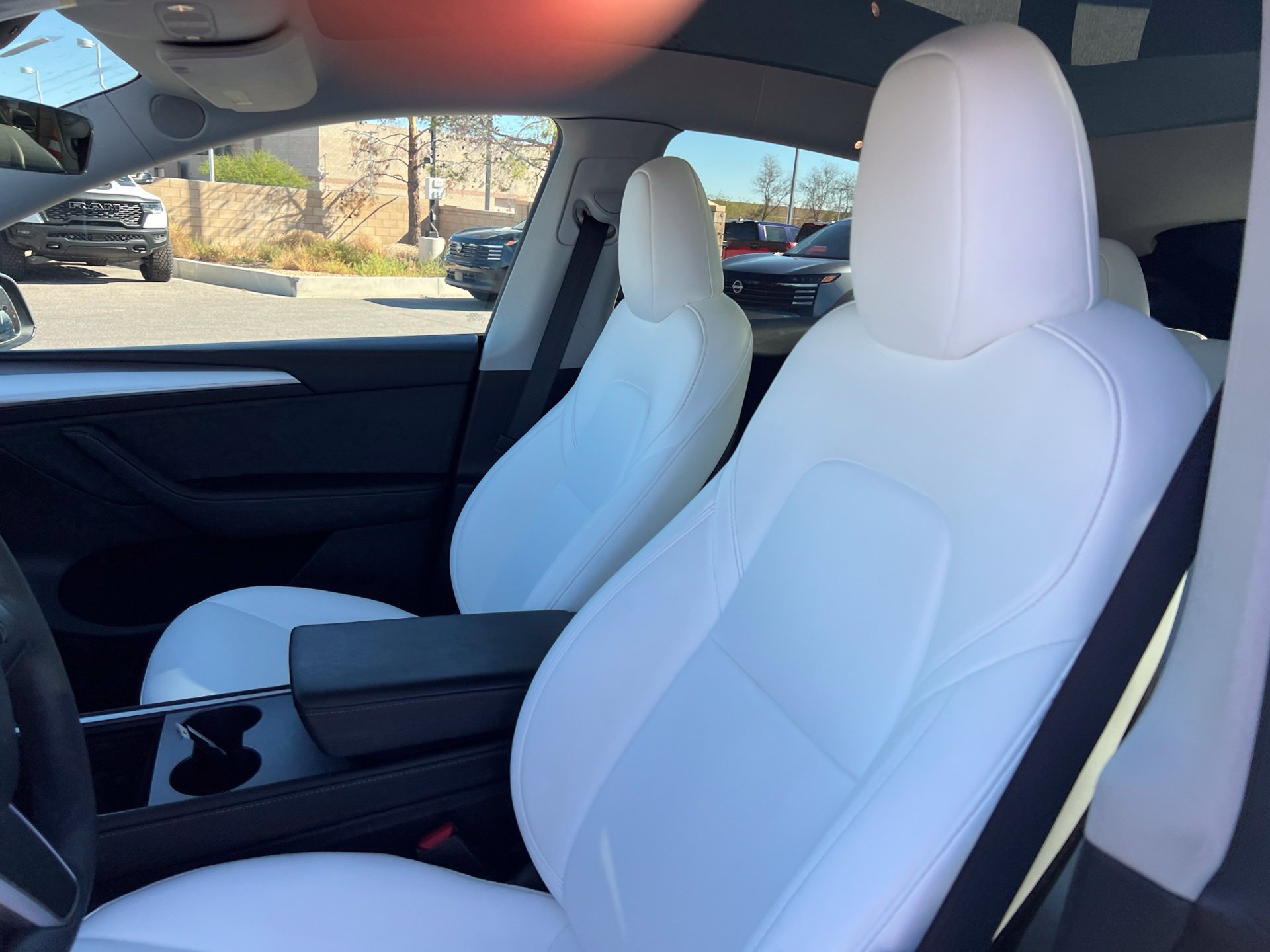 Used 2024 Tesla Model Y Long Range AWD/4WD image 28