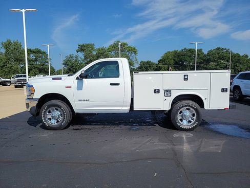 New 2022 RAM 2500 Tradesman image 1