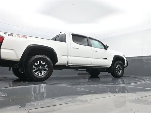 Used 2019 Toyota Tacoma TRD Off-Road image 23