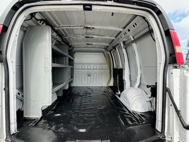 Used 2016 Chevrolet Express 2500 RWD image 13