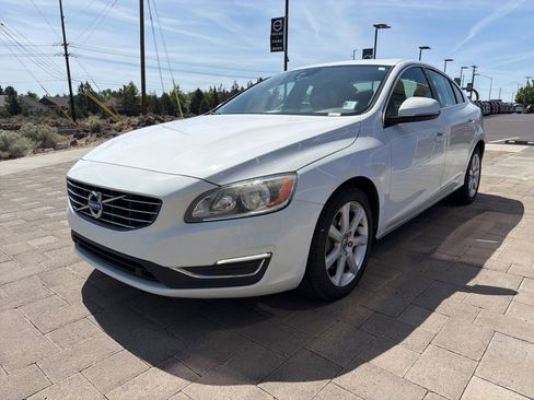 Used 2016 Volvo S60 T5 Premier w/ Convenience Package AWD/4WD image 4