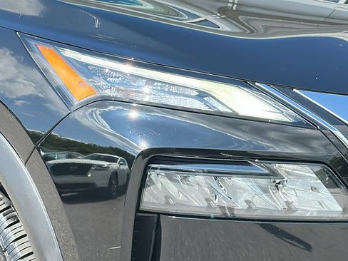 Used 2021 Nissan Rogue S AWD/4WD image 4