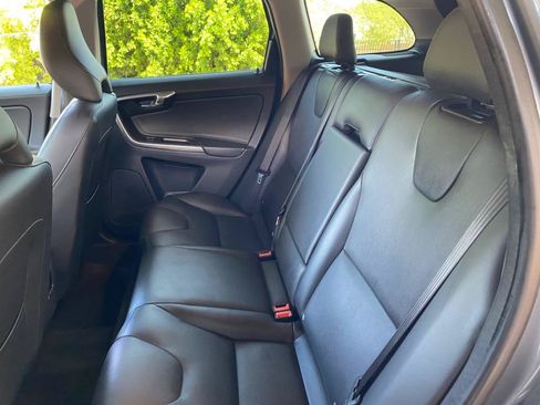 Used 2016 Volvo XC60 T6 Platinum FWD image 39