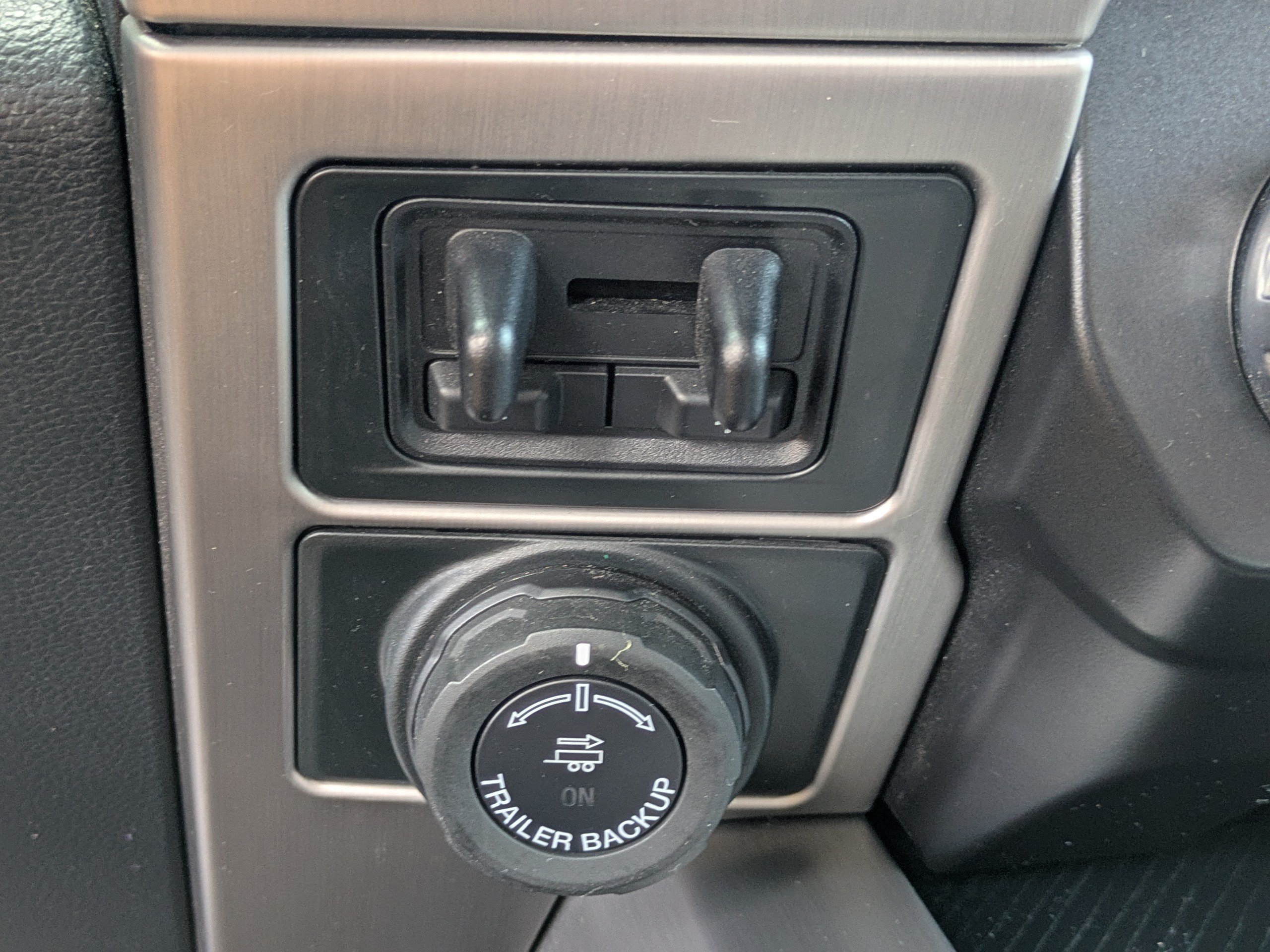 Used 2022 Ford F450 Platinum w/ FX4 Off-Road Package AWD/4WD image 28