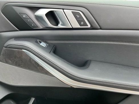 Used 2025 BMW X7 xDrive40i image 23