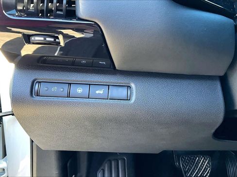 New 2025 Nissan Pathfinder SV image 15