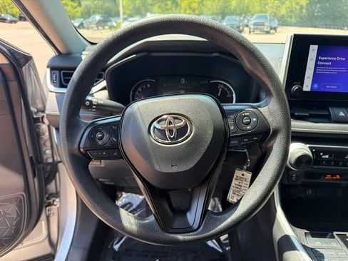 Certified 2025 Toyota RAV4 LE AWD/4WD image 31