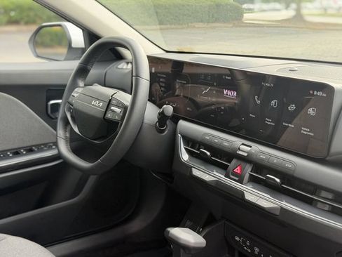 Certified 2025 Kia K4 EX FWD image 34