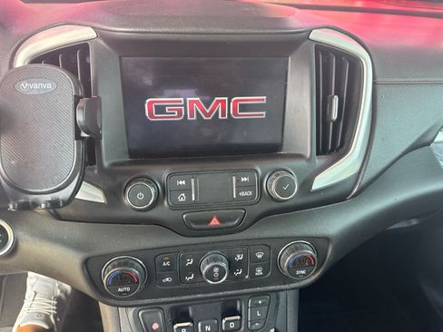 Used 2019 GMC Terrain SLT w/ Preferred Package FWD image 8