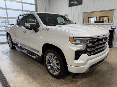 Used 2024 Chevrolet Silverado 1500 High Country w/ Technology Package image 9