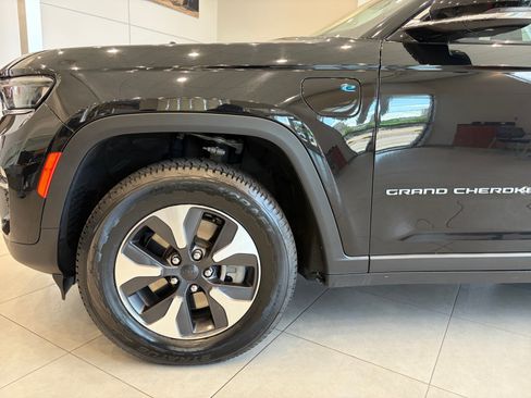 Used 2024 Jeep Grand Cherokee Limited 4xe AWD/4WD image 10