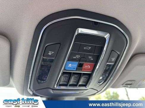 Used 2023 Jeep Grand Cherokee L Limited AWD/4WD image 36