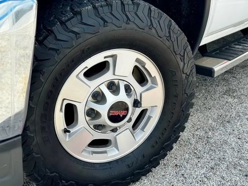 Used 2015 GMC Sierra 2500 4x4 Crew Cab image 18