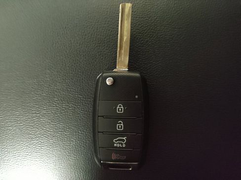 Used 2019 Kia Sorento LX image 32